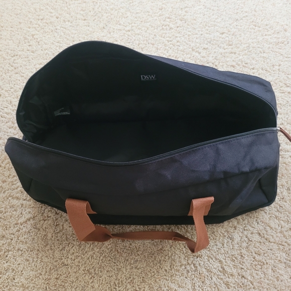 DSW Black Weekender Duffle Bag With Shoe Compartment OS Vacation Travel - Picture 8 of 12